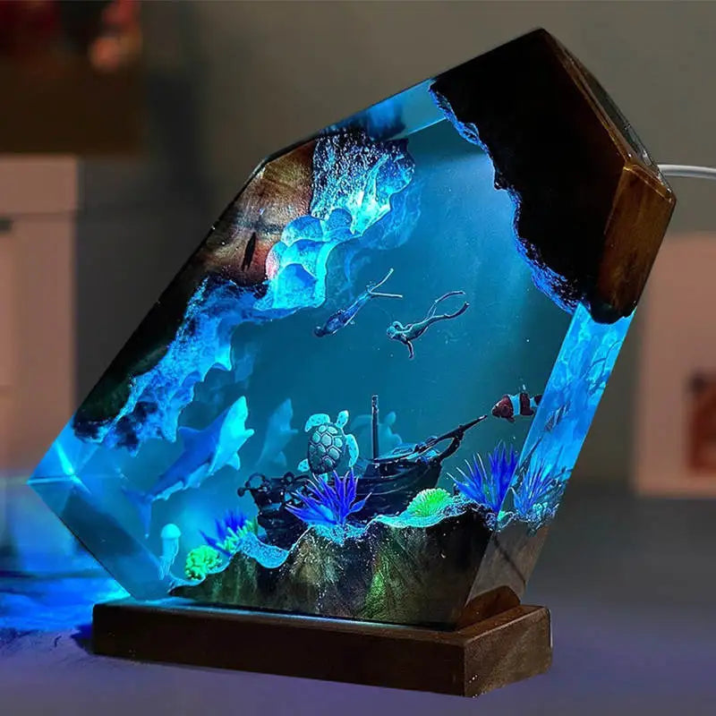 Seabed World Diving Resin Statue Lamp Miniature Figurine Deep Sea Diver Figures Shark Turtle Table Luxury Decor Night Light